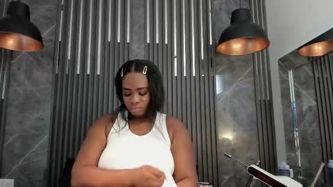 Snapshot of saraievans chatting on 10-08-25, 03:15 Sarai online show from 10-08-25, 03:15