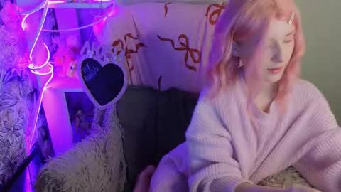 Sara online show from 02-02-26, 01:37