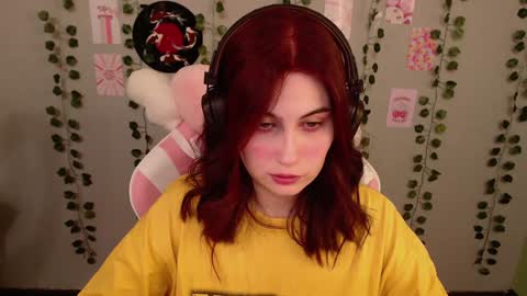 Snapshot of sarakinski chatting on 12-24-24, 01:28 Sara online show from 12-24-24, 01:28