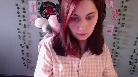 Snapshot of sarakinski chatting on 01-22-25, 05:05 Sara online show from 01-22-25, 05:05