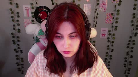 Snapshot of sarakinski chatting on 01-29-25, 01:17 Sara online show from 01-29-25, 01:17