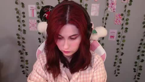 Snapshot of sarakinski chatting on 02-14-25, 11:10 Sara online show from 02-14-25, 11:10