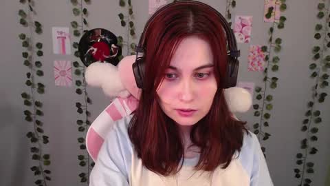 Snapshot of sarakinski chatting on 03-03-25, 03:20 Sara online show from 03-03-25, 03:20