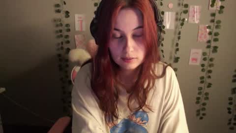 Snapshot of sarakinski chatting on 09-16-25, 02:07 Sara online show from 09-16-25, 02:07