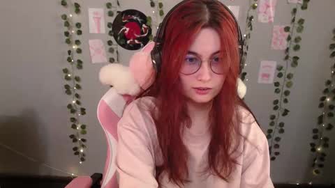 Snapshot of sarakinski chatting on 12-04-25, 10:24 Sara online show from 12-04-25, 10:24