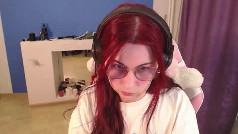 Snapshot of sarakinski chatting on 03-18-26, 02:09 Sara online show from 03-18-26, 02:09