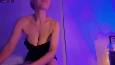 Sara online show from 12-10-24, 01:54