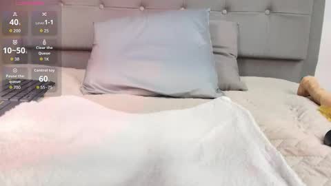 Snapshot of saralandry chatting on 02-18-26, 09:00 SARA online show from 02-18-26, 09:00