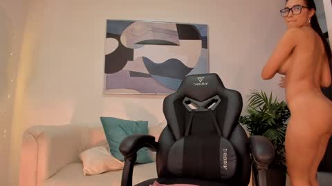 I am Sara  online show from 02-05-25, 05:53