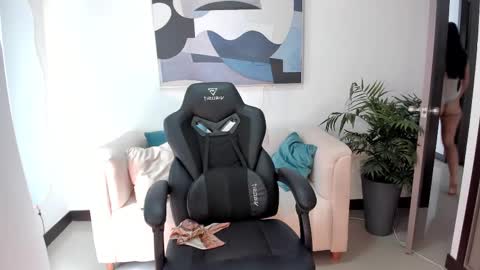 I am Sara  online show from 02-12-25, 06:09