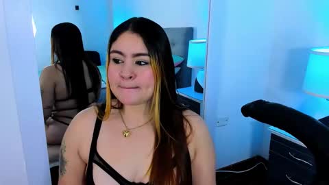 Snapshot of sararendon chatting on 12-03-25, 12:25 sararendon online show from 12-03-25, 12:25