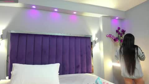 Sara   online show from 10-21-25, 10:43