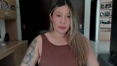 Sara  sarasmithfun by instagram online show from 02-12-25, 07:56