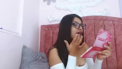 sarastonesx online show from 01-20-25, 09:13