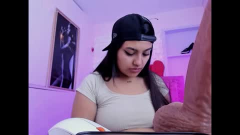 sarastonesx online show from 09-25-25, 11:36