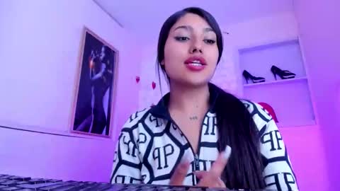 sarastonesx online show from 10-16-25, 05:41