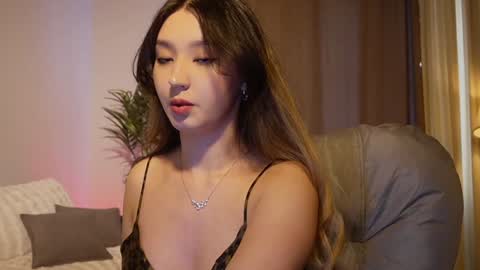 Shara online show from 09-14-25, 12:37