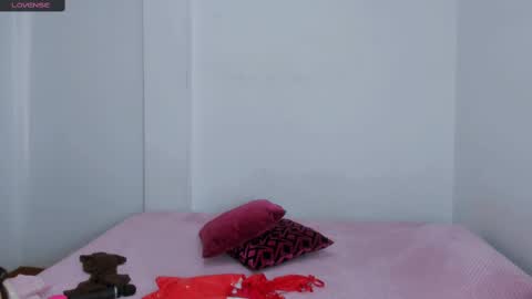 Sara   online show from 03-05-25, 05:29