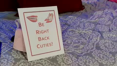 Snapshot of sarasweetpeach chatting on 02-24-25, 09:41 Sarah Sweet Peach online show from 02-24-25, 09:41