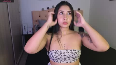 Snapshot of saratukkerr chatting on 01-27-25, 02:20 saratukkerr online show from 01-27-25, 02:20