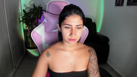 Snapshot of saratukkerr chatting on 11-02-25, 01:41 saratukkerr online show from 11-02-25, 01:41