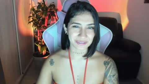 Snapshot of saratukkerr chatting on 11-29-25, 07:55 saratukkerr online show from 11-29-25, 07:55