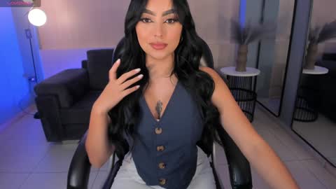 Sara Winstone online show from 01-26-25, 11:28