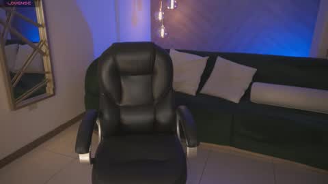 Sara Winstone online show from 02-26-26, 08:30