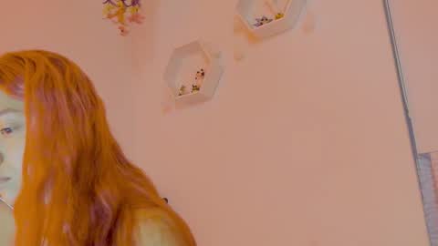 Snapshot of saray2312 chatting on 11-12-25, 11:25 Saray online show from 11-12-25, 11:25