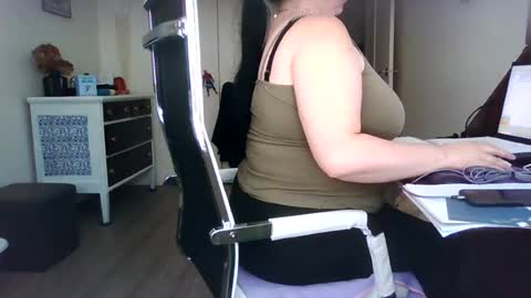 Sara online show from 07-10-26, 06:32