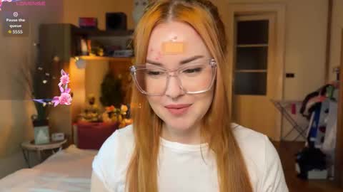Snapshot of sargonium909 chatting on 10-19-25, 06:08 Veronika online show from 10-19-25, 06:08