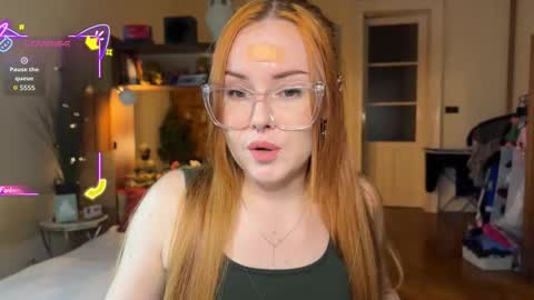 Veronika online show from 10-25-25, 04:46