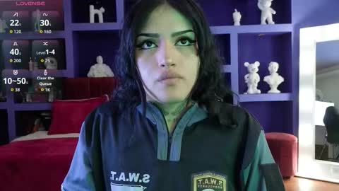 Sari  online show from 10-26-25, 09:21