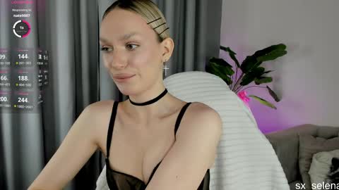 Snapshot of sarilit chatting on 05-10-26, 03:12 Your Selena 3 online show from 05-10-26, 03:12
