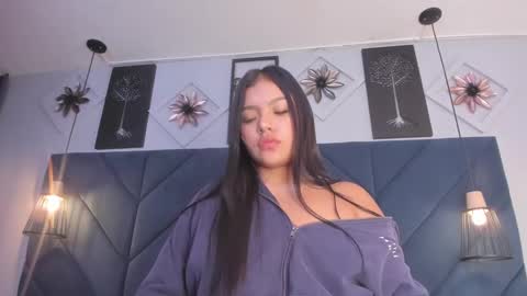 Snapshot of sarita_hills chatting on 12-19-24, 09:40 Sara online show from 12-19-24, 09:40