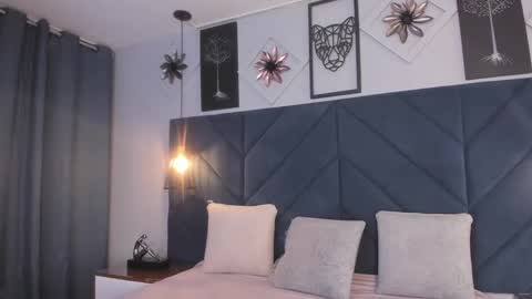 Snapshot of sarita_hills chatting on 01-12-25, 03:28 Sara online show from 01-12-25, 03:28