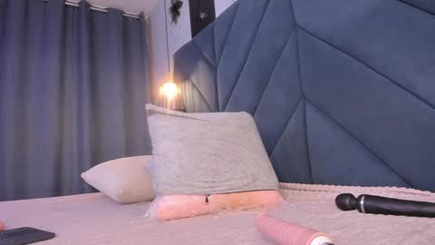 Snapshot of sarita_hills chatting on 01-24-25, 10:32 Sara online show from 01-24-25, 10:32