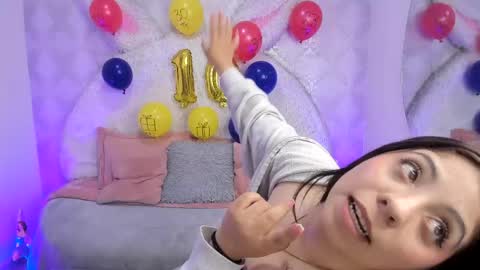 Snapshot of sarita_jane chatting on 05-16-26, 04:09 Sara online show from 05-16-26, 04:09