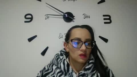 sarita_start online show from 11-18-25, 01:44