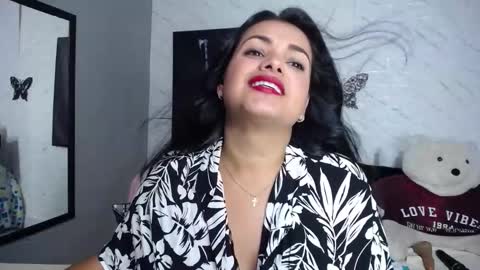 Sarita Tellez online show from 11-26-25, 08:10