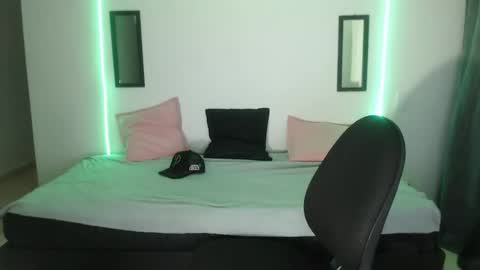 Belle  Arex online show from 10-05-25, 01:59