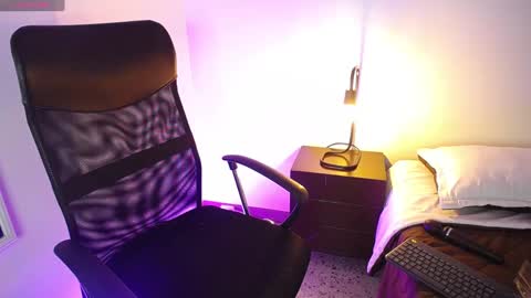 Snapshot of sasha_brattz chatting on 01-14-25, 12:11 Sasha Brattz online show from 01-14-25, 12:11