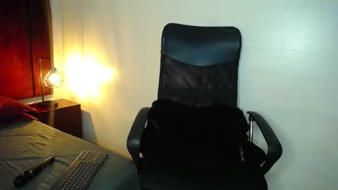Snapshot of sasha_brattz chatting on 02-13-25, 03:39 Sasha Brattz online show from 02-13-25, 03:39