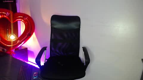 Snapshot of sasha_brattz chatting on 02-15-25, 05:09 Sasha Brattz online show from 02-15-25, 05:09