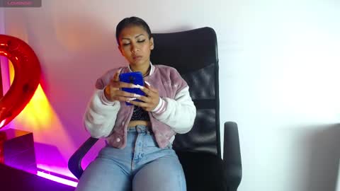 Snapshot of sasha_brattz chatting on 02-18-25, 11:00 Sasha Brattz online show from 02-18-25, 11:00