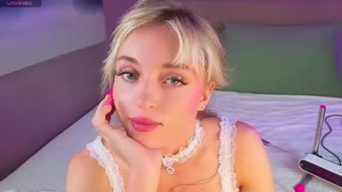 Snapshot of sasha_hardy chatting on 06-15-26, 08:44 Sasha online show from 06-15-26, 08:44