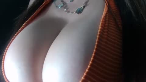 Snapshot of sasha_multiorgasmic chatting on 10-08-25, 10:35 sasha online show from 10-08-25, 10:35