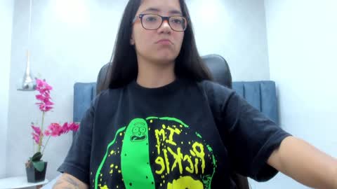 Snapshot of sashagrace chatting on 01-24-25, 11:12 online show from 01-24-25, 11:12