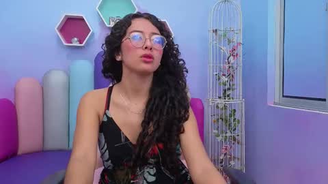 Snapshot of sashamonroee_ chatting on 11-22-25, 03:38 SashaMonroee online show from 11-22-25, 03:38