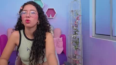 Snapshot of sashamonroee_ chatting on 11-27-25, 11:40 SashaMonroee online show from 11-27-25, 11:40